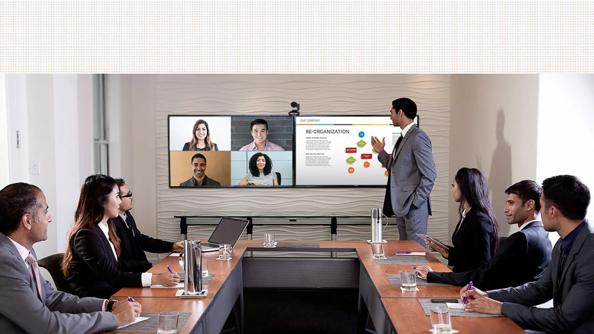 Empleados trabajando en un espacio de colaboración